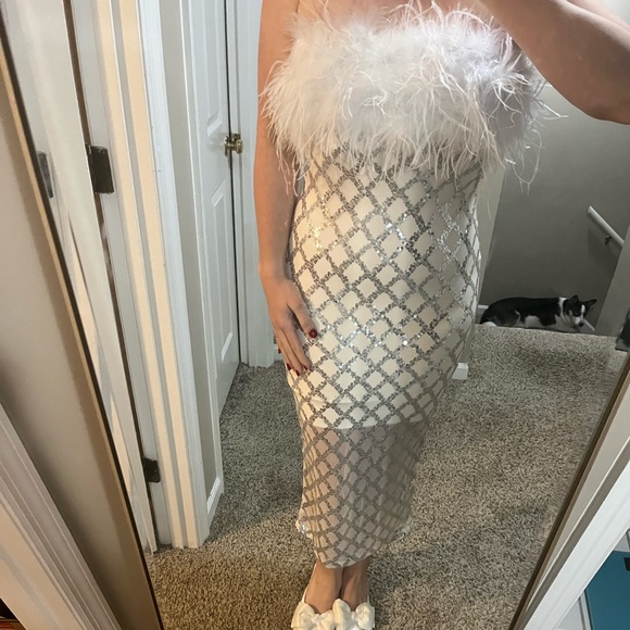 White Feather/Sequin Dress - Picture 4 of 4